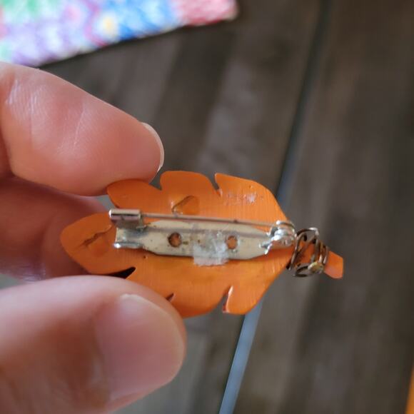 LOT OF 4 VINTAGE Baltimore Maryland Themed Travel Pins Pinback - Picture 9 of 9